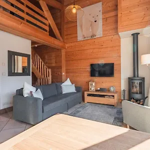 Chalet 2 Bed Chalet, Sleeps 5 With Shared Pool - Morzine, Morzine